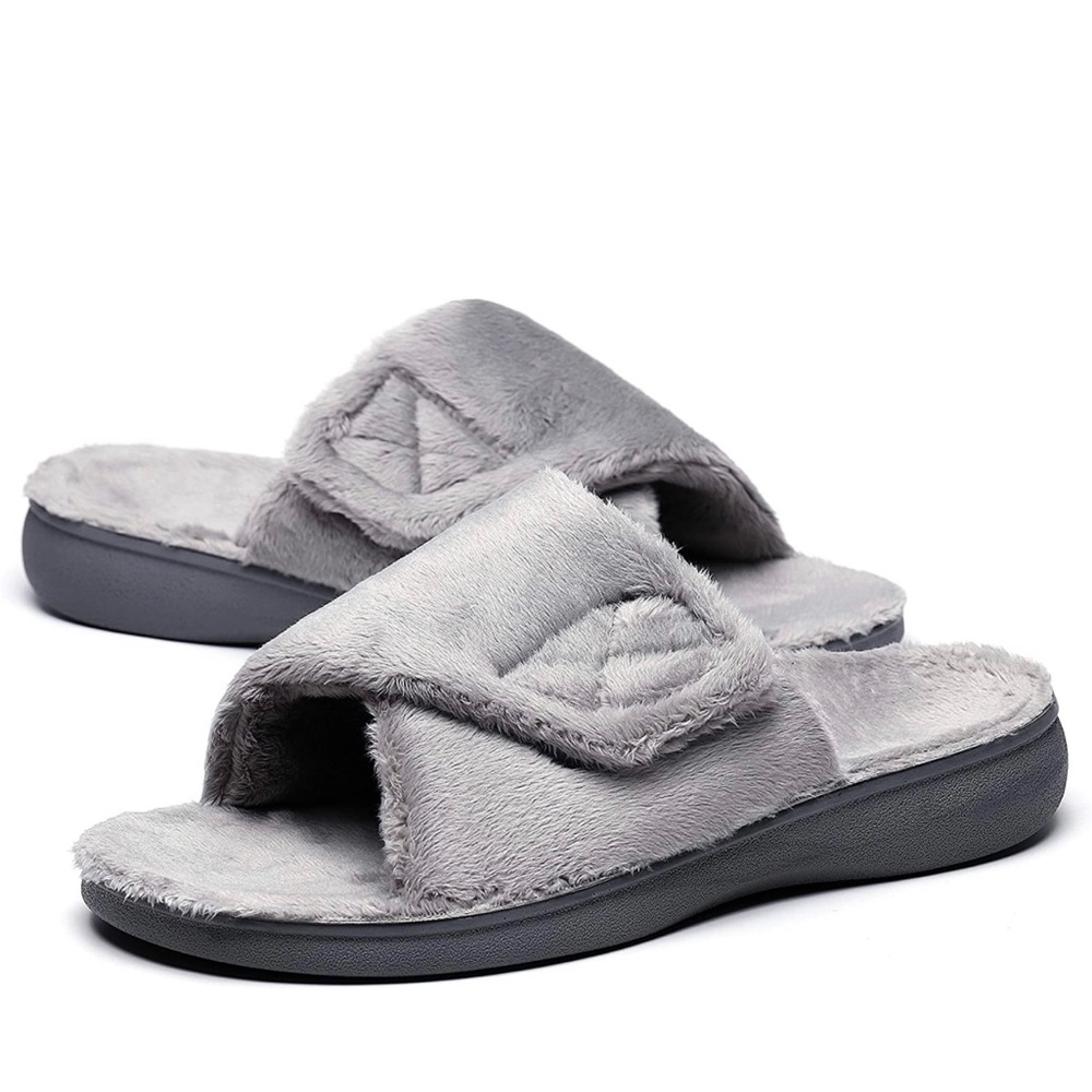 “NEW” WHITIN women’s fuzzy adjustable Orthotic support house slippers.